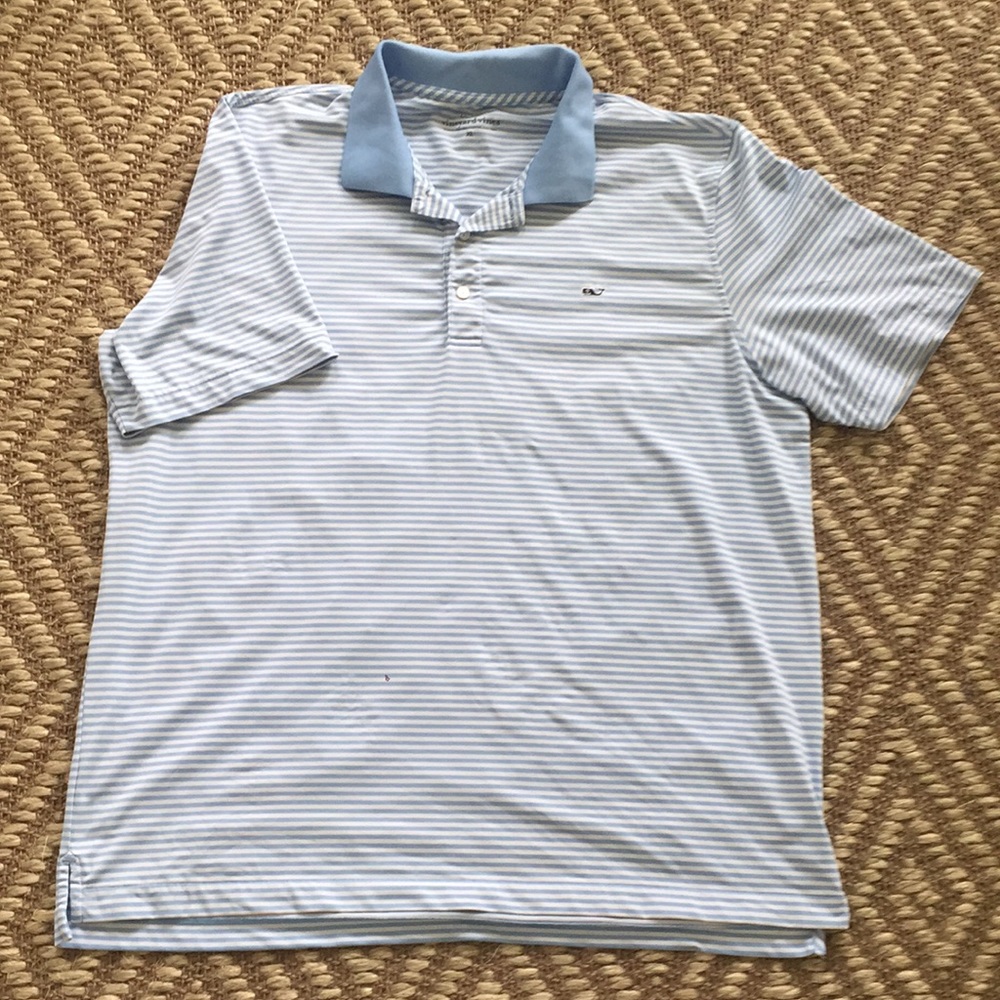 Men’s Vineyard Vines shirt- light blue and white.